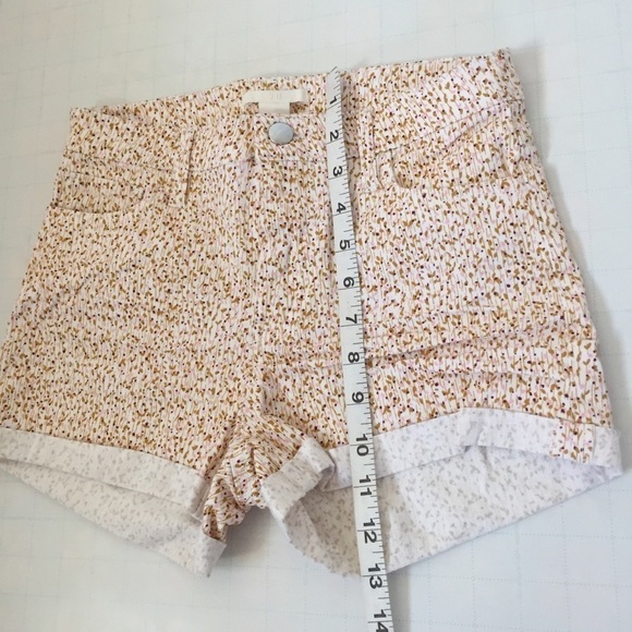 H&M Mid Rise cotton twill stretch Printed Short - Picture 8 of 14